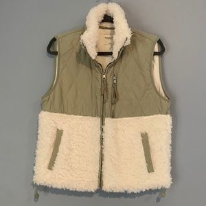 Abercrombie & Fitch Vest Size Small NWT Soft Collection light green
